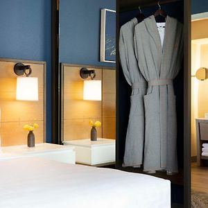 Premium King Suite